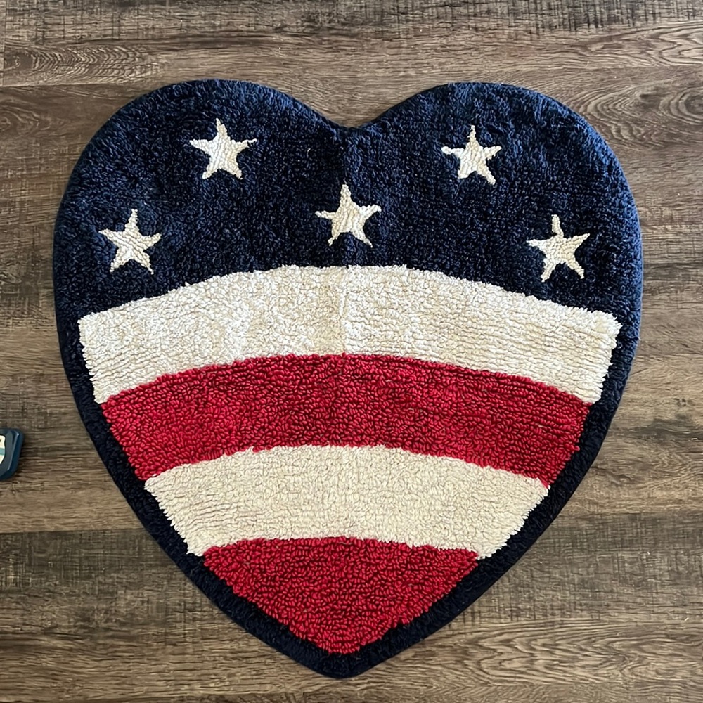 USA Heart Shaped Bath Rug